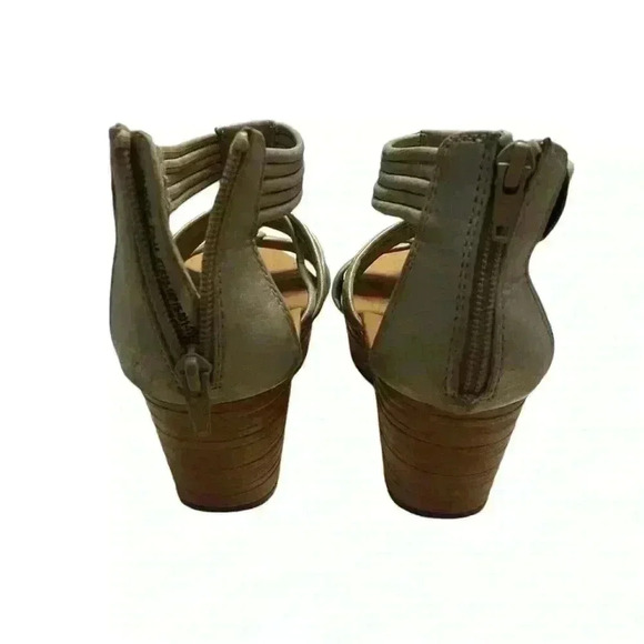 Baretraps Keisha Wedge Sandals Gold Faux Leather Size 7.5 - Picture 5 of 8